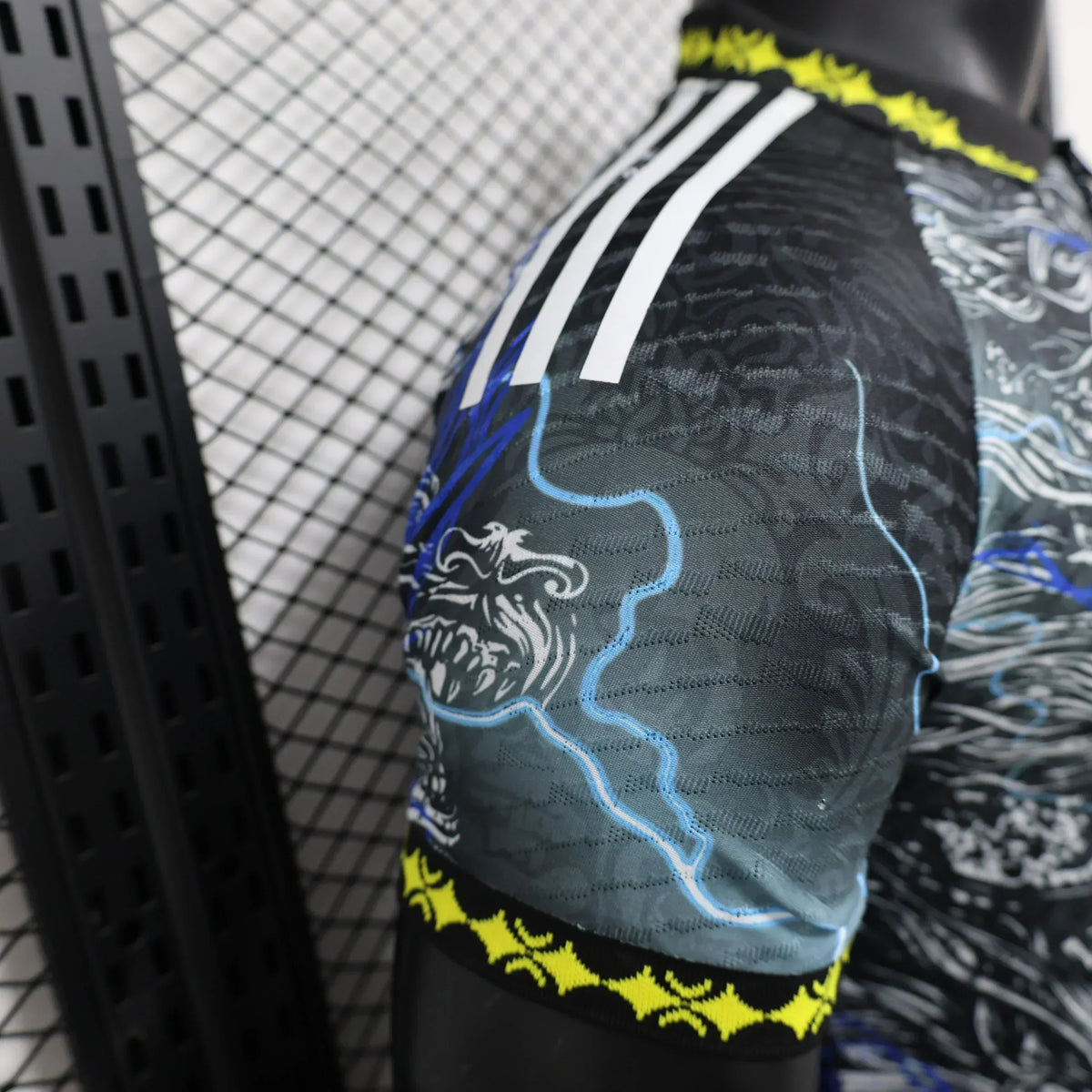 Real Madrid "Thunder Dragon" Limited Jersey – foto 6