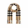 Burberry Check Sjaal — Bruin