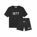 Essentials 1977 Zomerset