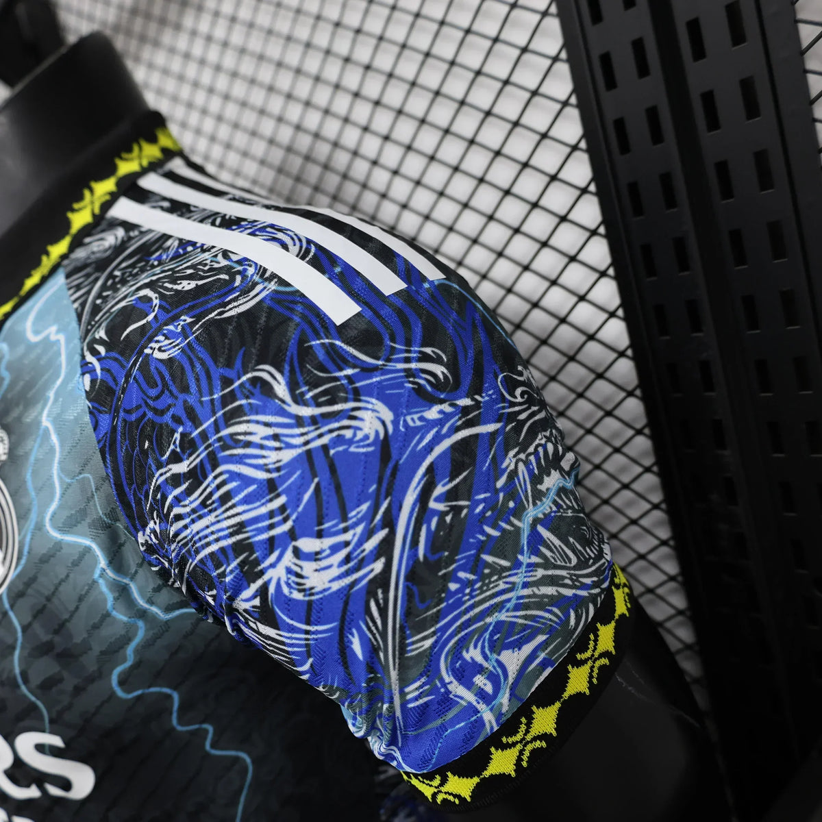 Real Madrid "Thunder Dragon" Limited Jersey – foto 7