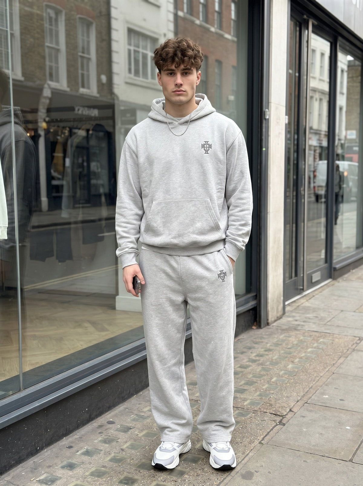 Portugal x Limited Edition Tracksuit grijs gedragen door model