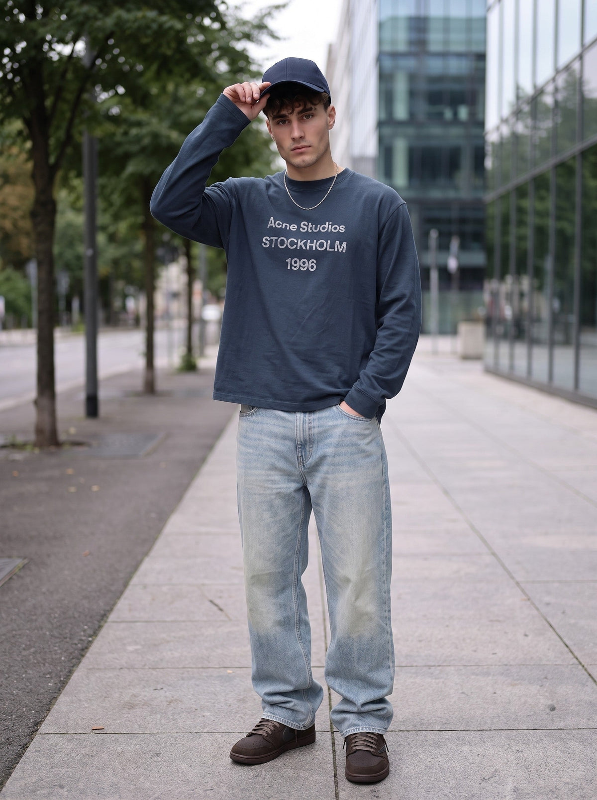 Acne Studios Edden U 1996 Long Sleeve T-Shirt gedragen door model
