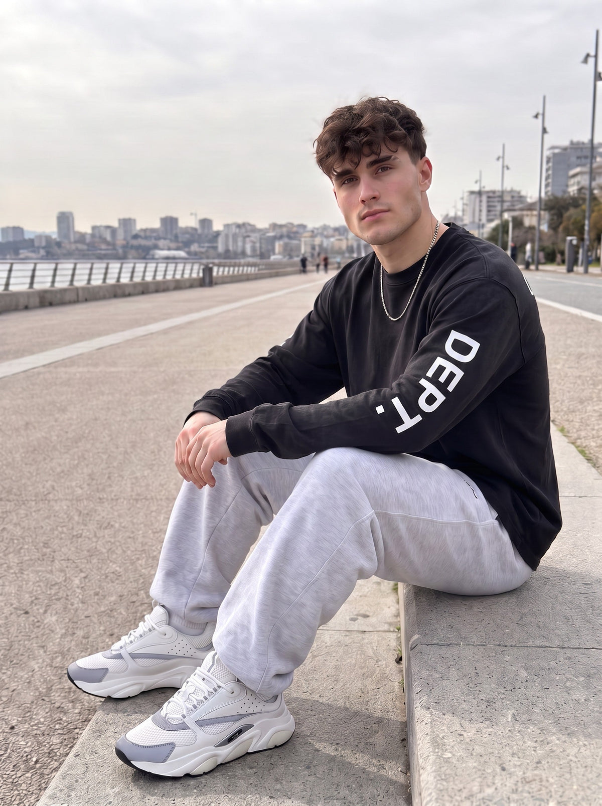Gallery Dept Longsleeve gedragen door model