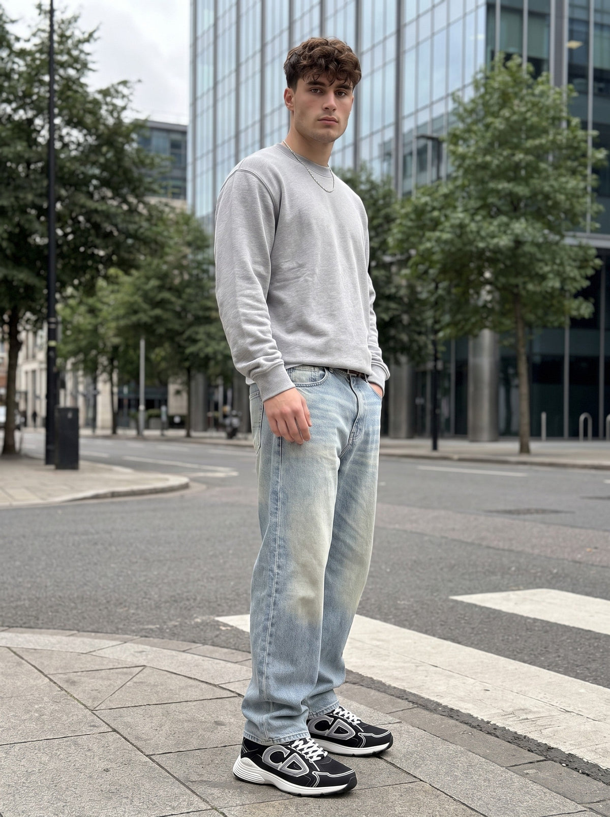 Dior B30 gedragen door model